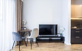 Apartamenty Ceglana Park -Parking W Hali Garazowej- Piekne Nowe Osiedle